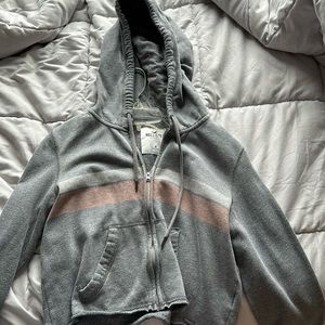 Brand: Hollister.   Size: Medium